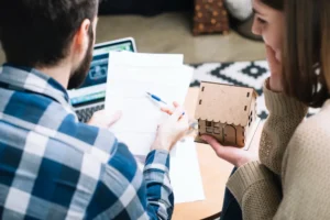Examining the Pros and Cons of Home Equity Loans