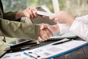Understanding the Risks of Payday Loans and Exploring Better Alternatives